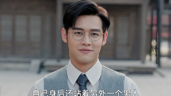 虞昶轩民国军装亮相 乱世少帅压迫感拉满