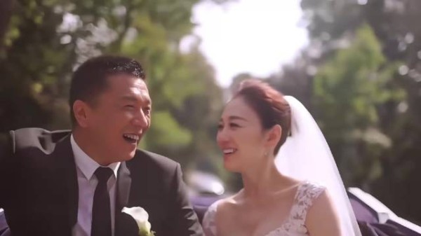李小冉官宣离婚！结束11年丁克婚姻，徐佳宁被执行2111万引热议