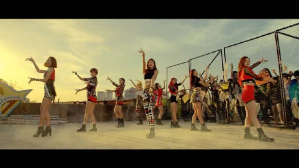11年前的今天发行的TWICE《Like OOH-AHH》,兔瓦斯出道11周年粗卡!
