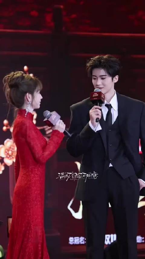 田曦薇闫桉互动甜度超标了 陆濯开出了细君 我开出了老婆
