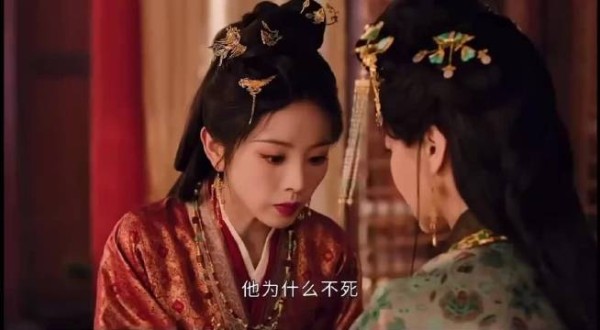 田曦薇嫁金钗这段戏已经在慢慢出圈了，说她像ai短剧里面乱吼乱叫的无脑女配