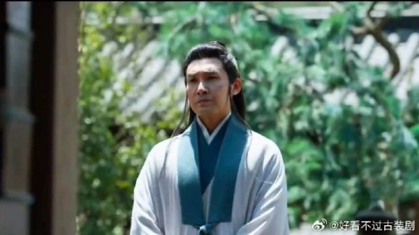 少年目睹全家被灭，十年后归来竟成另一个人