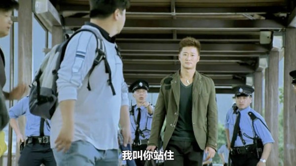 吴京化身顶级杀手,以一敌百丝毫不惧