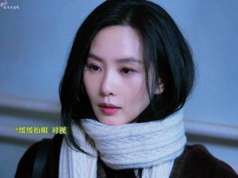 刘诗诗黄小蕾讲小话,魂穿黄小蕾抱住刘诗诗