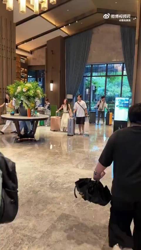 高梓淇官宣新女友,主打大大方方
