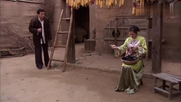 小媳妇吸大烟上瘾,本以为可以戒掉,二溜子上门一招制敌