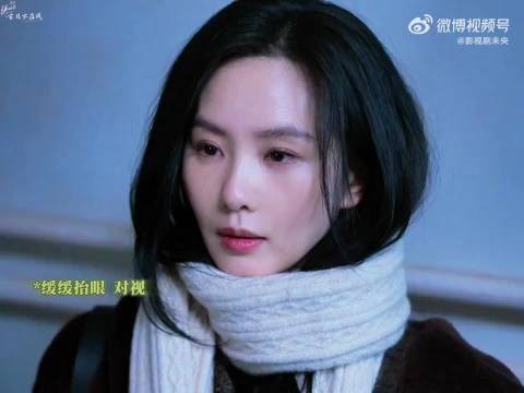 刘诗诗黄小蕾搂肩讲小话，引网友求体验卡
