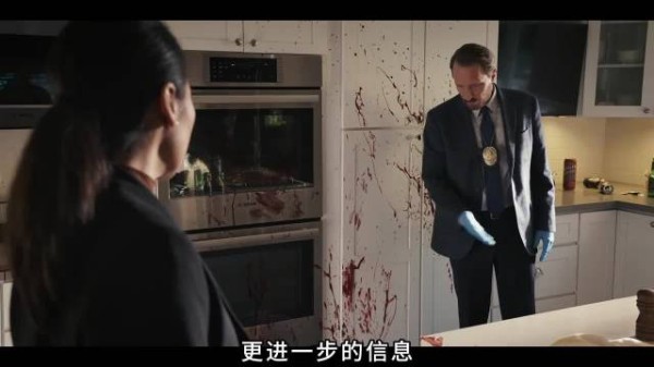 杀手父亲突发失忆，好友来电提醒抢做证物布置