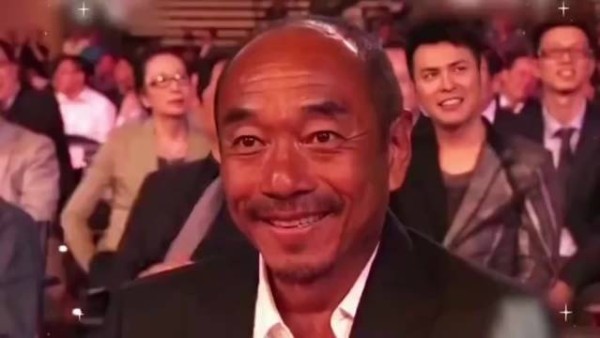 提名一出争议直接拉满,还记得倪萍当年手撕金鸡奖 ,太勇了