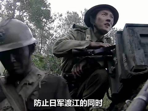 他下跪求炮火支援后却下令全员撤退