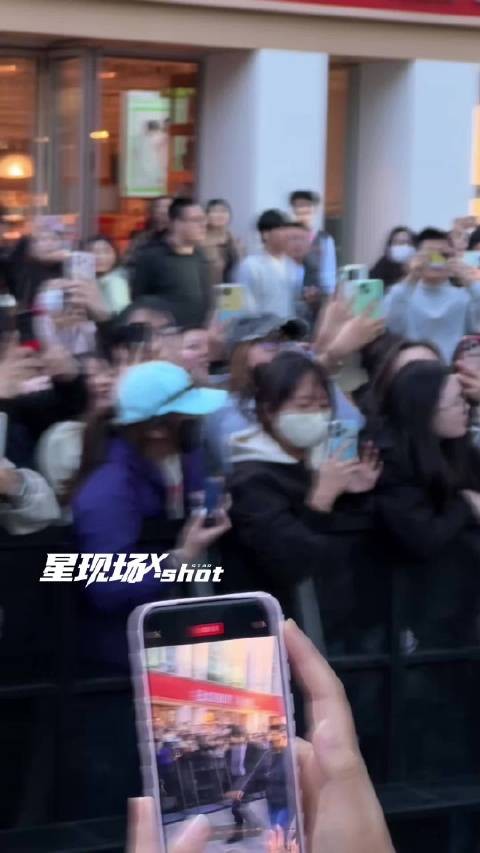 线下遇到奥利，这生图状态震惊我