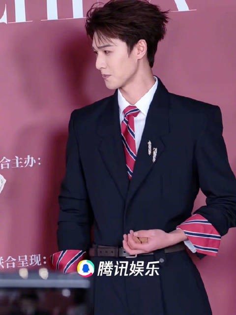 盘着核桃就来走红毯的李昀锐，也是有点太松弛了 微博视频号续航计划李昀锐lin