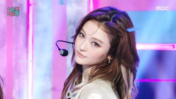 261017 MEOVV – GO HARD @ 音乐中心