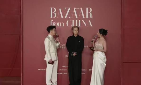 王嘉尔采访回应穿搭夸赞称太商业不介绍了