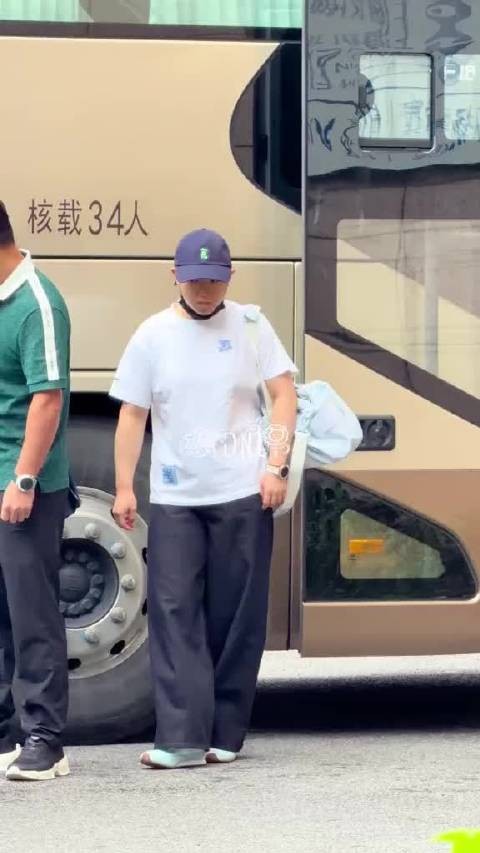 孙颖莎这波可爱直接拉满，小表情萌到犯规，谁看了不说一句要被可爱晕过去！