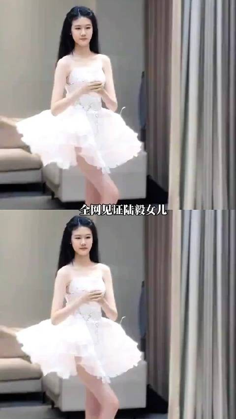 鲍蕾亲自给贝儿做造型,母女同框似姐妹