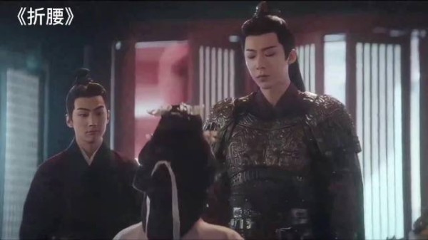 折腰：这一段两人演的都好好，小乔委屈巴巴，魏劭唯一一次没走舆