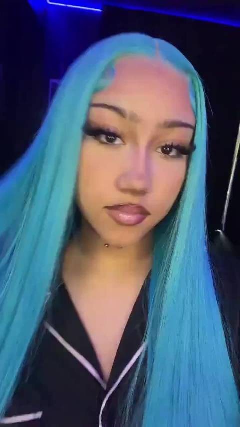 North West 在万圣节扮成 Natalie Nunn