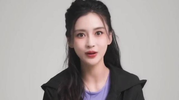 37岁杨颖上节目被网友说显老，法令纹都出现了，真的好无奈啊