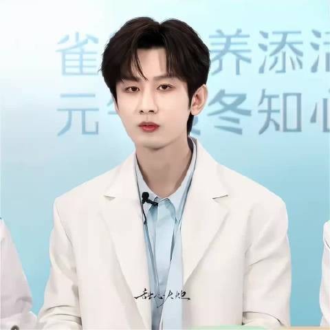 问成毅何时进组，哥萌混过关保密哈哈哈