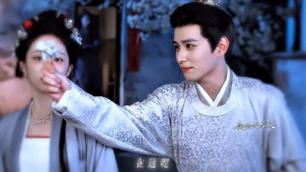 不懂什么算计博弈针锋相对只想看这俩人儿软绵绵的玩些幼稚小把戏