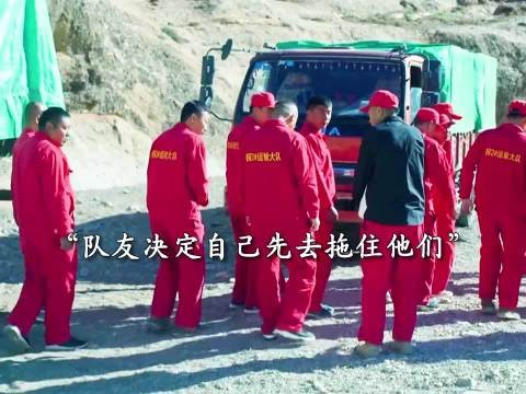 特种兵演习中察觉盗油歹徒身上未干血迹 借口要水拖住整队武装分子