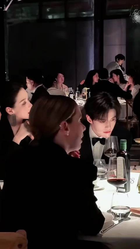 懂事的导演已经开始递本子了