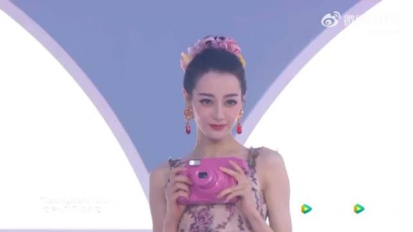 迪丽热巴VOGUE盛典穿祖海高定