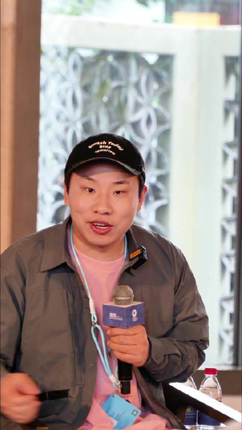 徐志胜乌镇戏剧节被保安拦下要票
