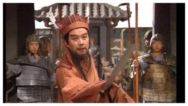 三国演义:将满手好牌打得稀烂,以致结局惨淡的十大诸侯
