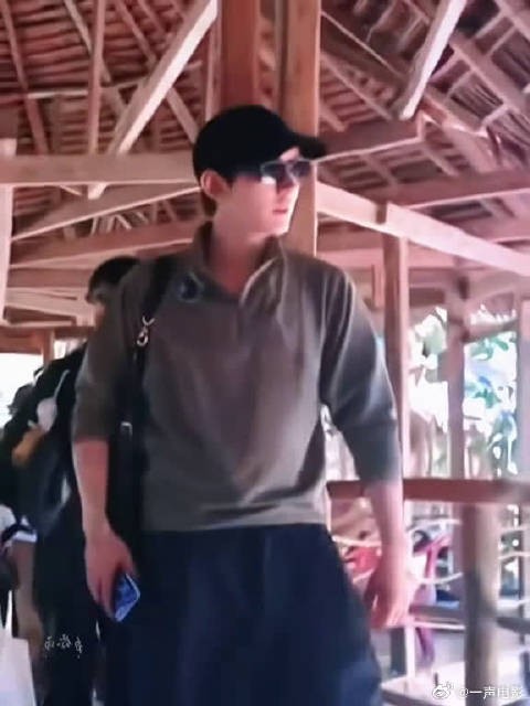 温柔是他的底色，凡事先考虑团队，愿他也能好好偏爱自己