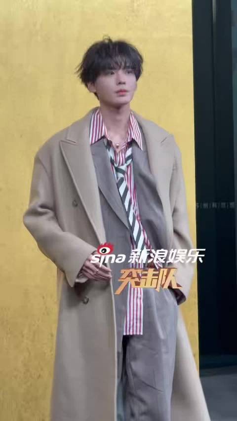 新浪娱乐突击队@Biiiii毕雯珺 最符合秋冬的一集!太帅啦