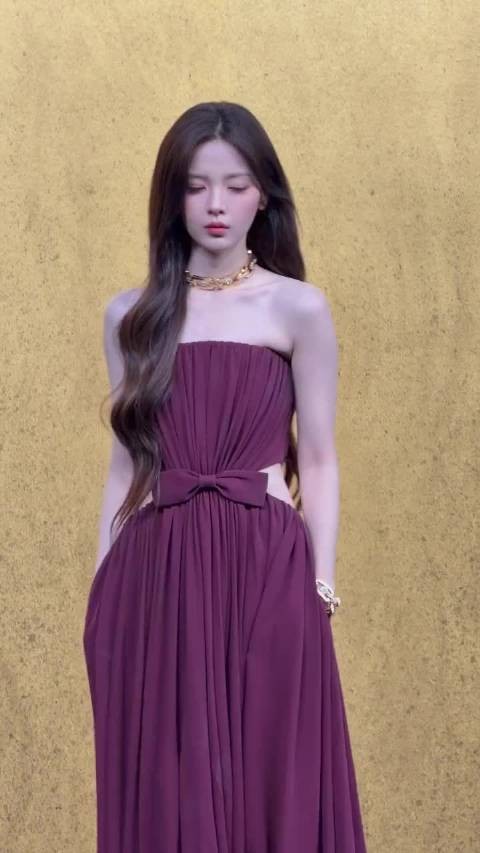 杨超越VOGUE红毯