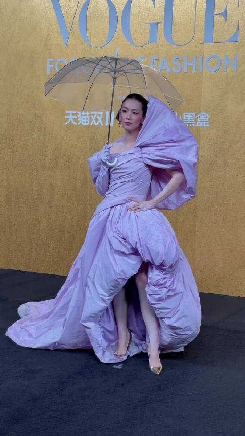 陈昊宇大胆尝试新造型 冷飒拽姐气场全开