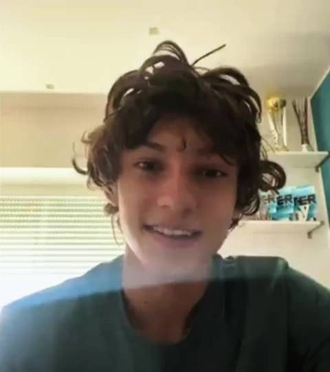 16岁的安东内利视频通话画面曝光,少年感十足,轻松一刻引来不少关注