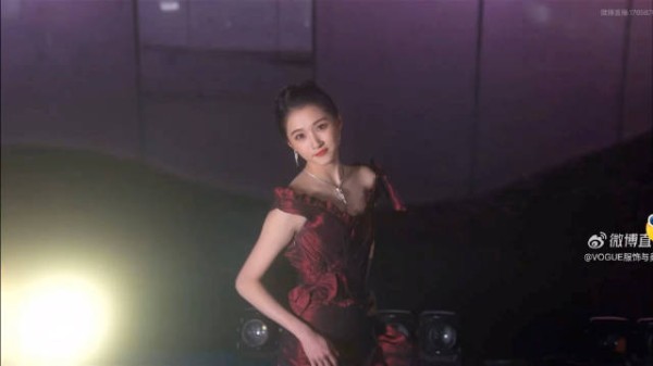 好大明星哦关晓彤这里