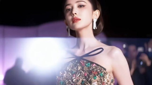 古力娜扎这种神圣的美谁懂