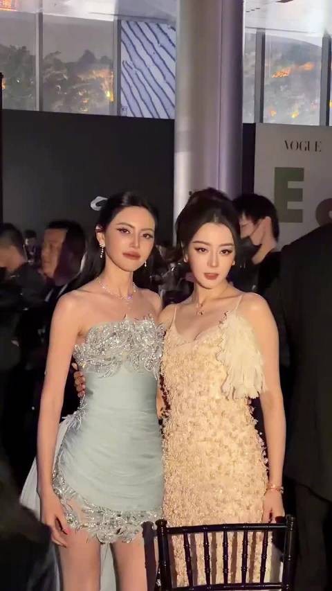 迪丽热巴和Mai VOGUE晚宴同框，对我眼睛顶顶好的两张脸
