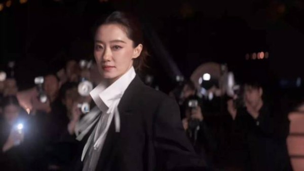 张小斐八秒抬眼迈步自信拉满