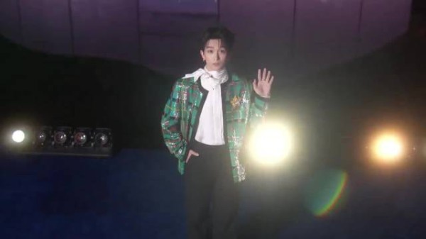 黄子弘凡VOGUE小王子造型亮相红毯