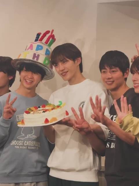 简秀吉迎来24岁生日，发文感谢粉丝祝福