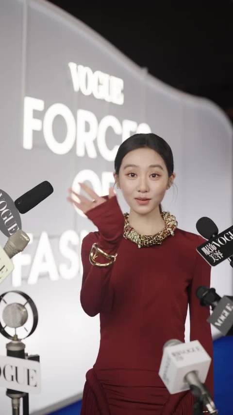 黄多多VOGUE采访,想被叫多多还是叫黄忆慈?她说都可以叫多多吧