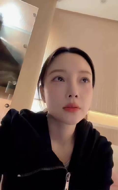 贾乃亮不想变绿，小璐你倒是想红