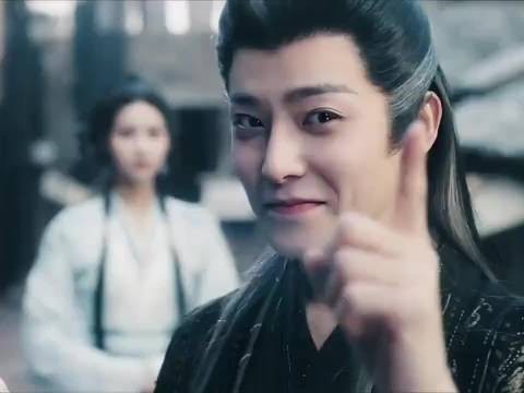 天啊，他好会笑！这眼神！这手！这唇！ 果然是大妖. 大梦归离 侯明昊
