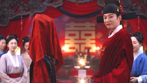 《兰香如故》 linda爷不光一个人把恋爱谈完了 连洞房花烛夜也是一个人完成的