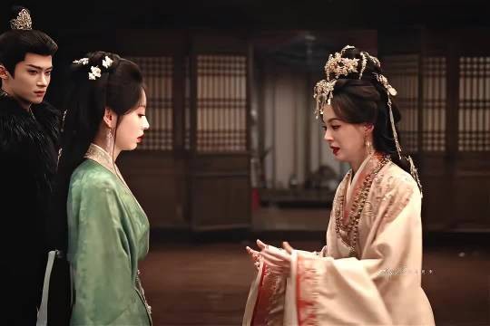 嫁金钗花絮毛林林掩面痛哭 周芙找到女儿却未获机会