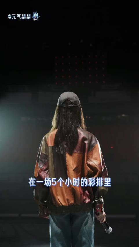静静落在无人处的一滴泪 也可以承载如此重量 .