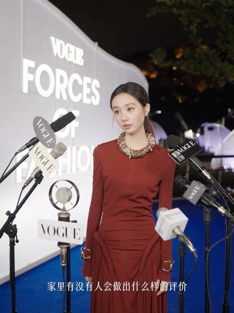 一想到多多年纪这么小，但是是姐姐 真的很妙