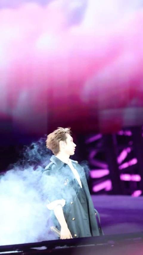 汪苏泷自称什么都能拿第一,演唱会烟花脱衣逗笑均第一