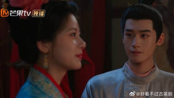 馥之被父亲关禁闭逼婚，沈知书看到伤口，心疼给她上药